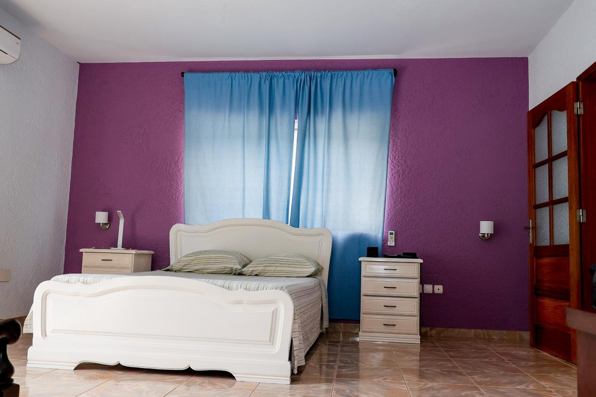 Fadias Quartos -